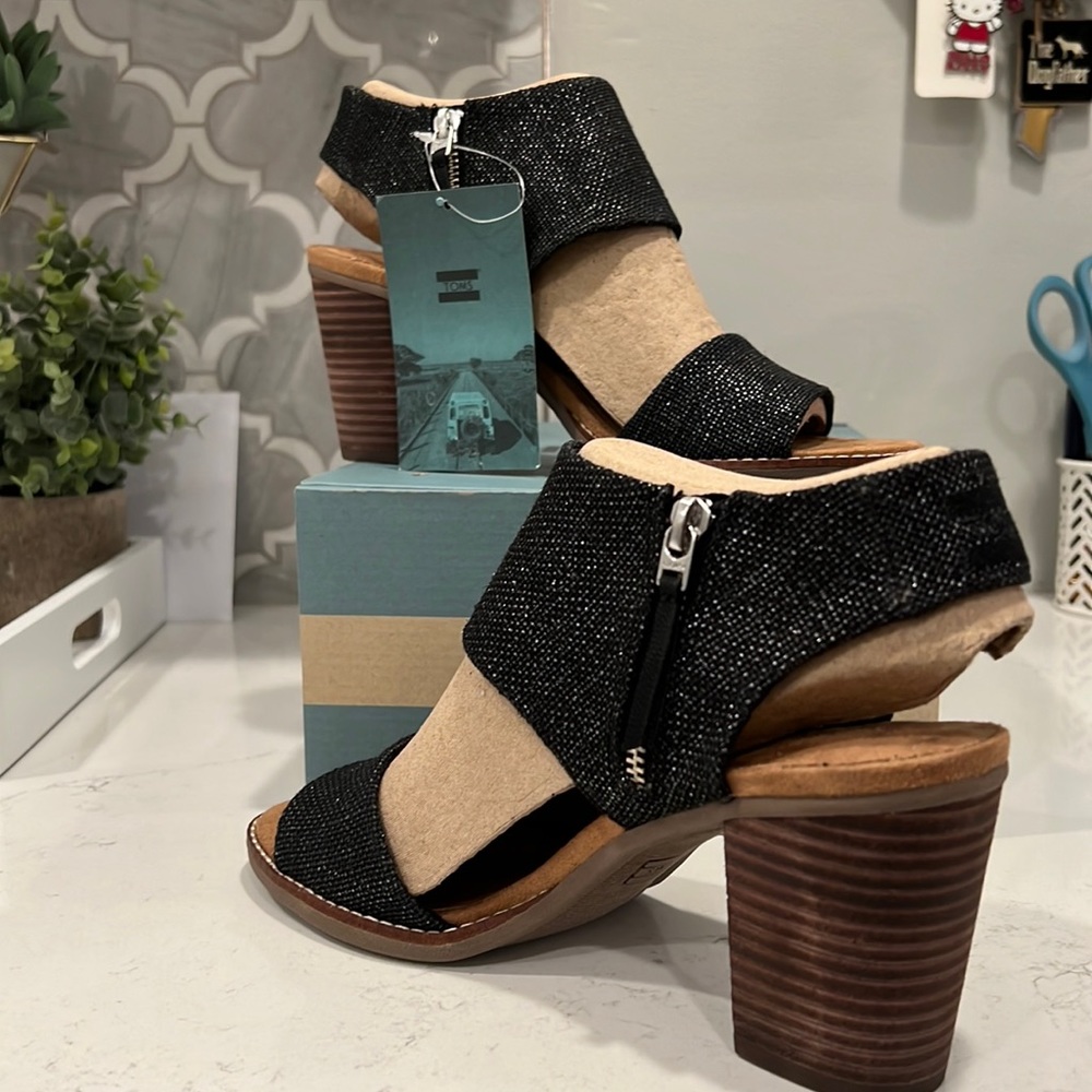 TOMS sandals size 9